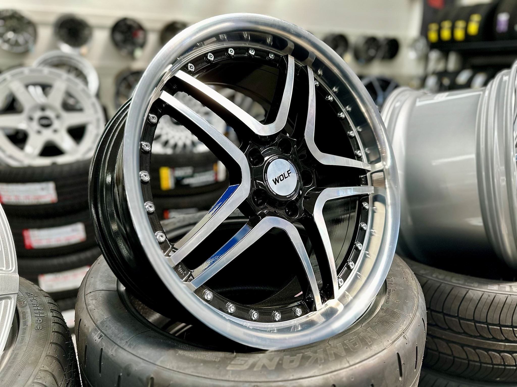 19" WOLF MRC 35P GLOSS BLACK MACHINED FACE & DISH - 19X8.5 + 19X9.5 STAGGERED