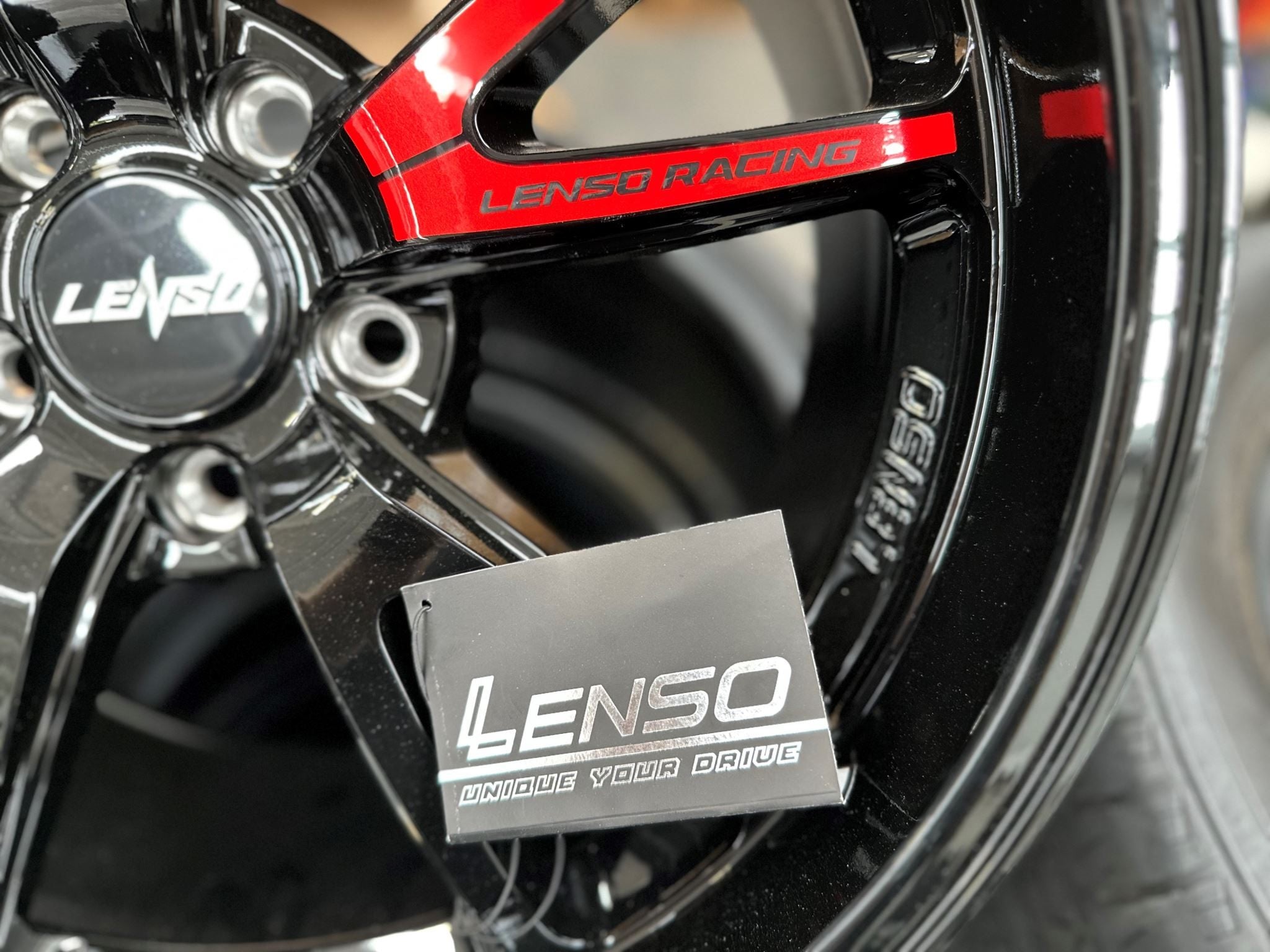 18X9.5 LENSO 95V D1-RACING PROJECT-D 73.1 5X114.3 GLOSS BLACK WITH RED - SET OF 4