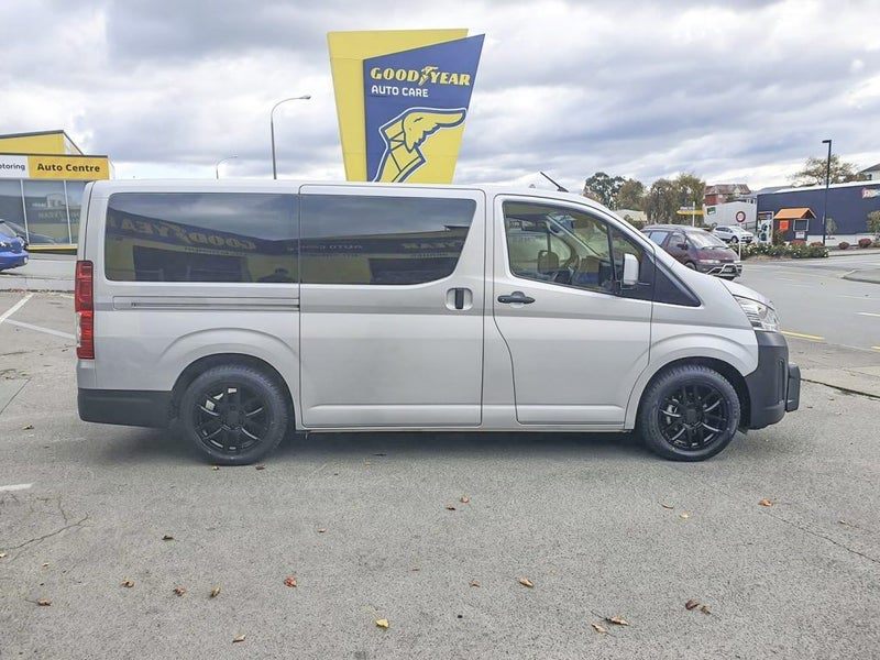 18X8 KUDOS STOCKHOLM - 6X130 40P - MATT BLACK / GLOSS MACHINE FACE - SET OF 4