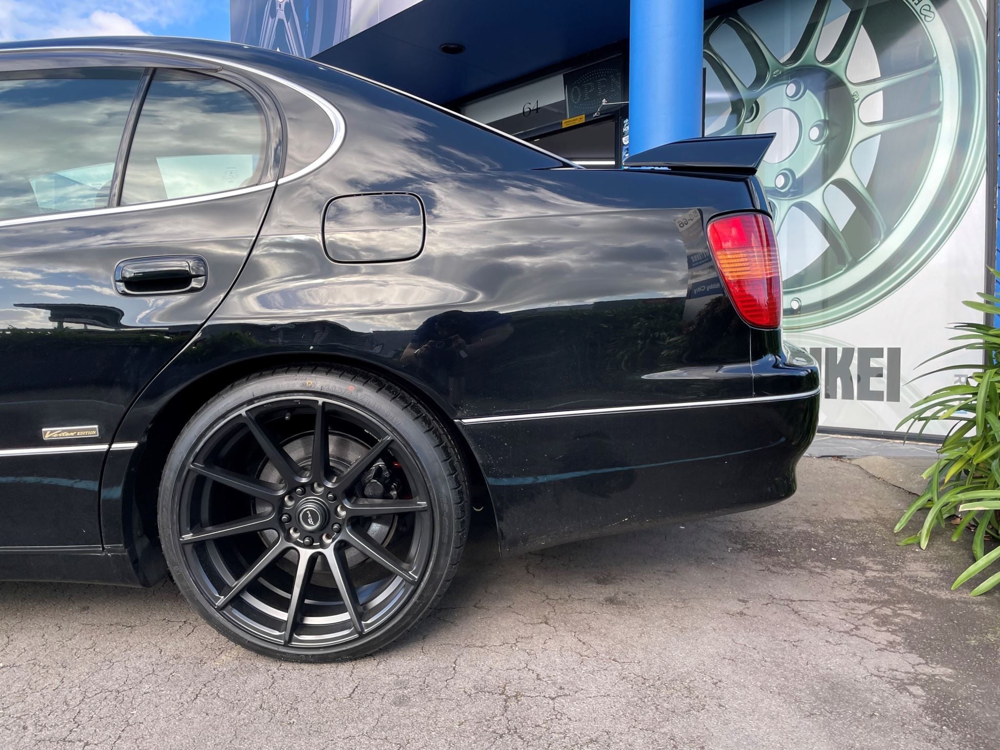 STAGGERED 19" MAGNUM 19X8.5 35P 19X8.5 38P 5X112 - SATIN BLACK - SET OF 4