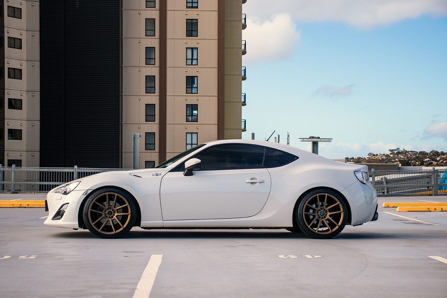 18X9 MTG RUSH 38P 73.1 10/100/114.3 5X100 5X114.3 BRONZE - SET OF 4