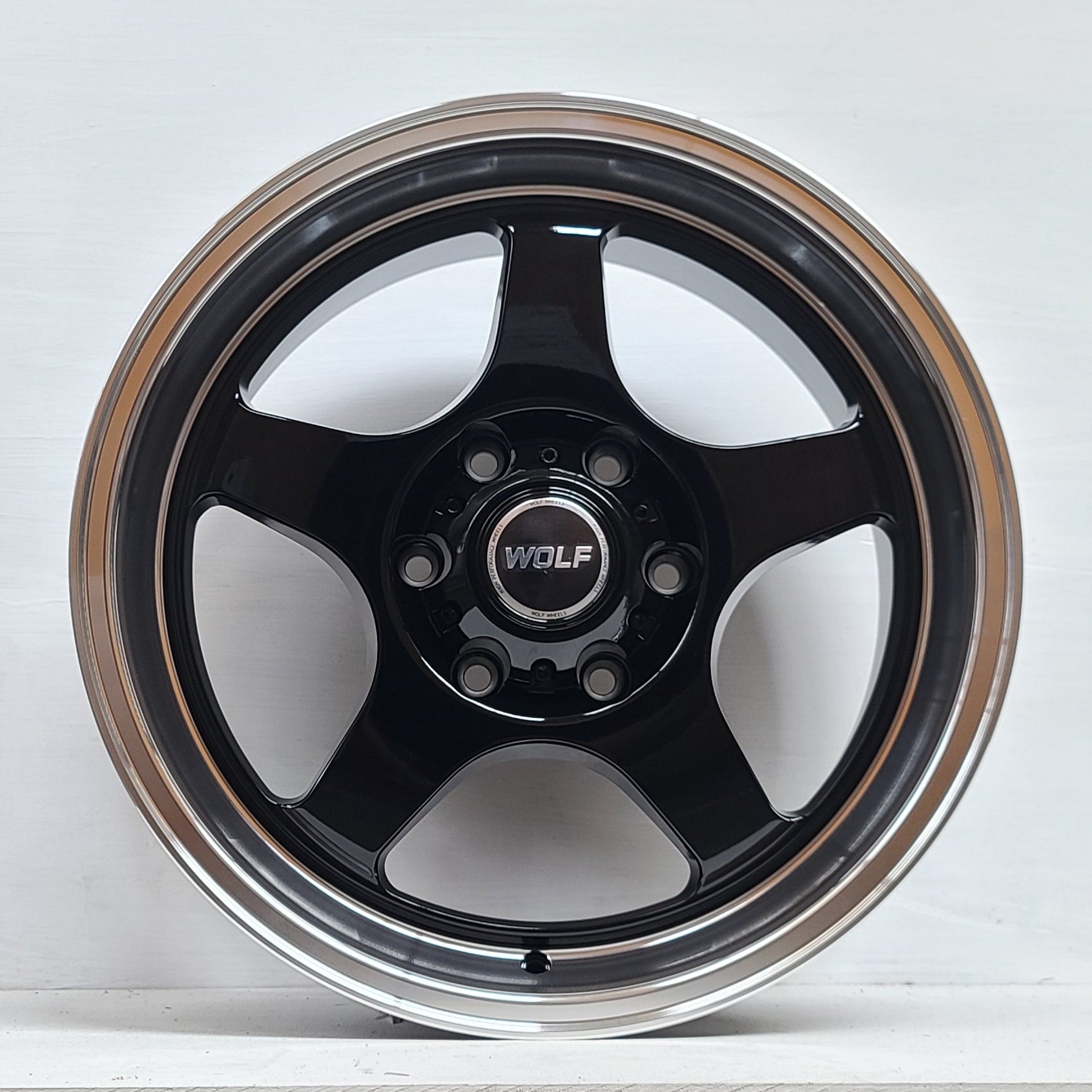 18X8 WOLF S1P-X 30P 6X139.7 Gloss Black Polished Lip