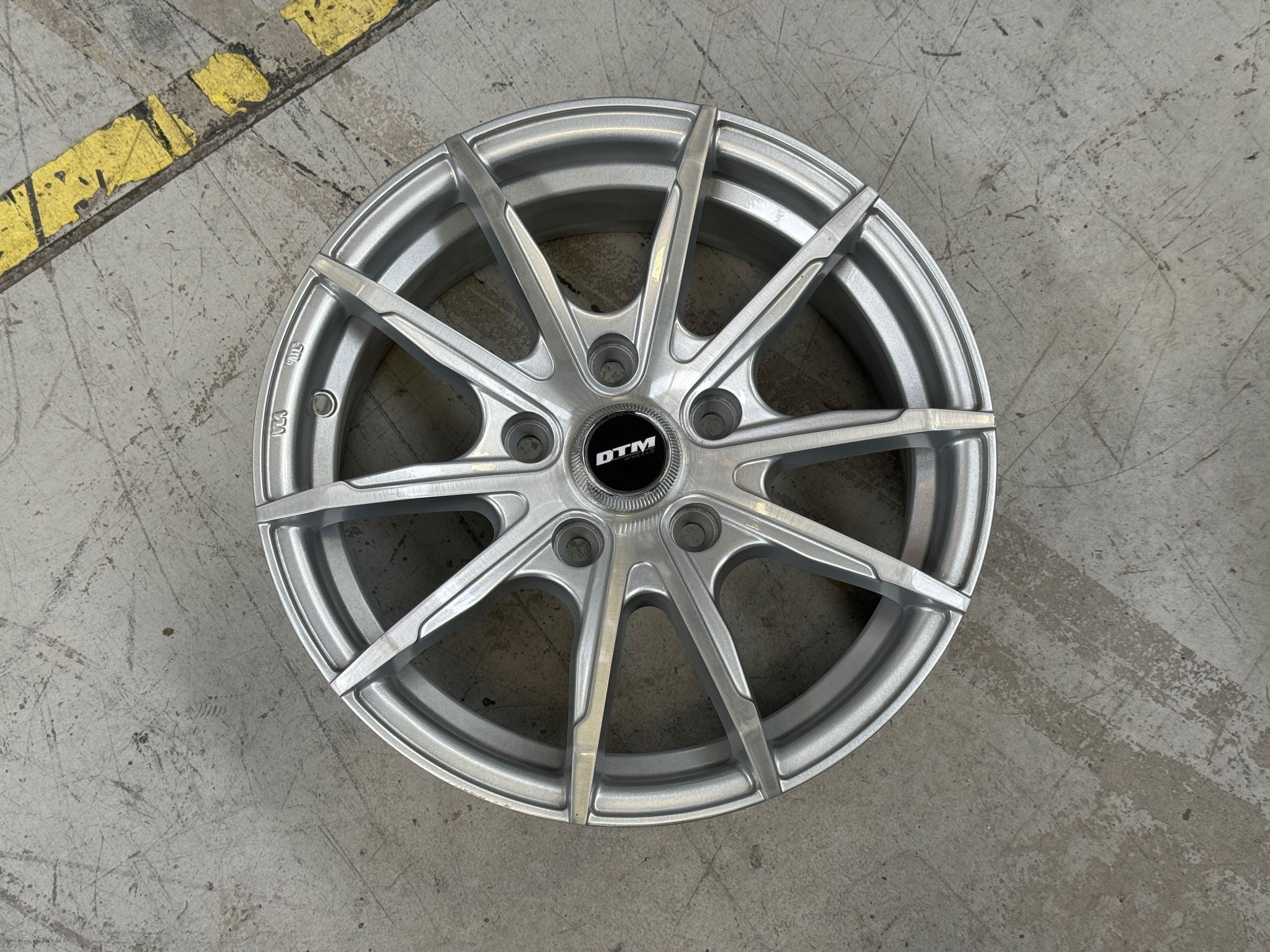 DTM CRIOS - 15X6.5 5X114.3 38P - SILVER - SET OF 4 - BRAND NEW