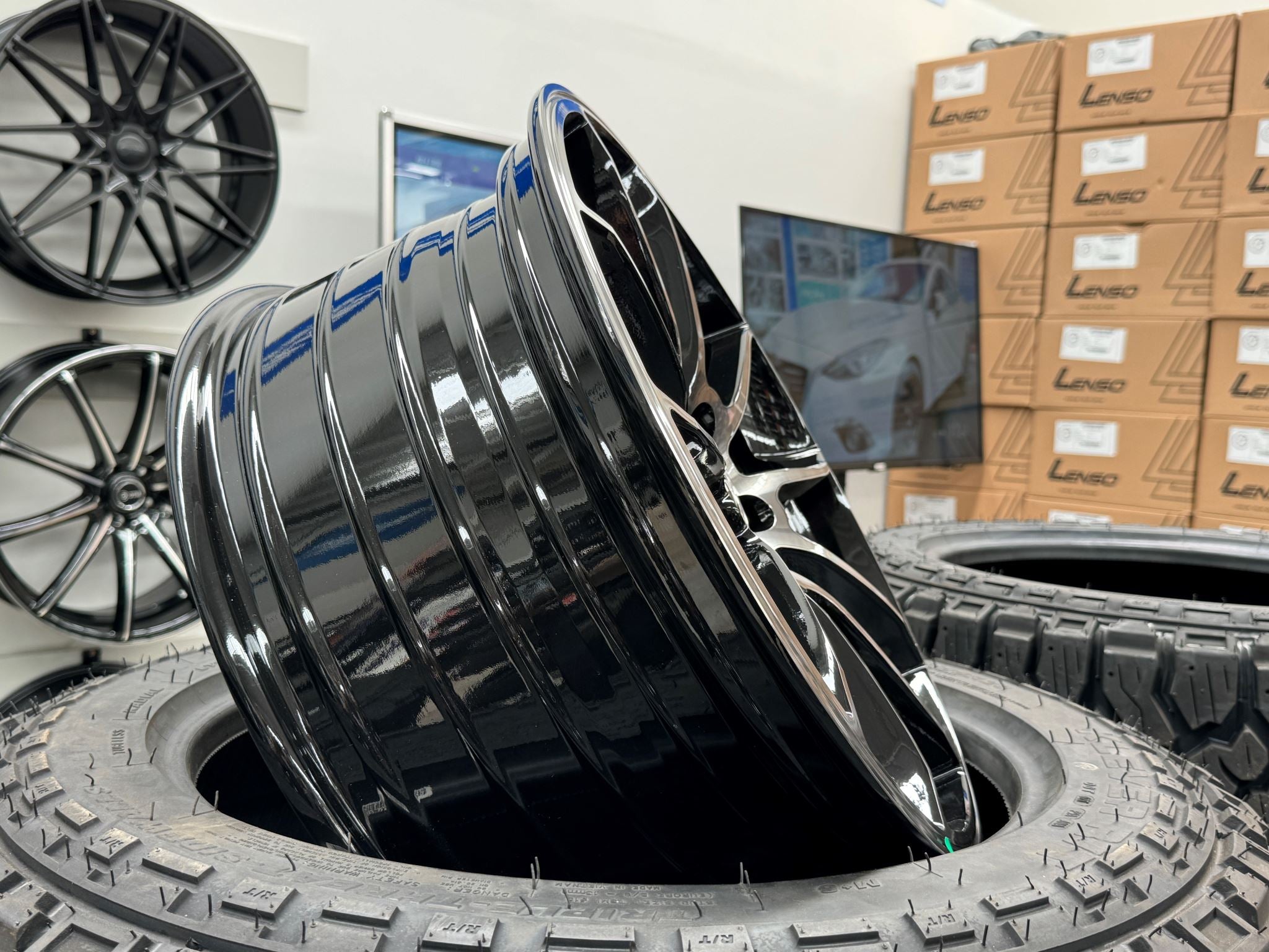 19X8.5 ARIUS AD072 35P 5X114.3 GLOSS BLACK MACHINED FACE - SET OF 4