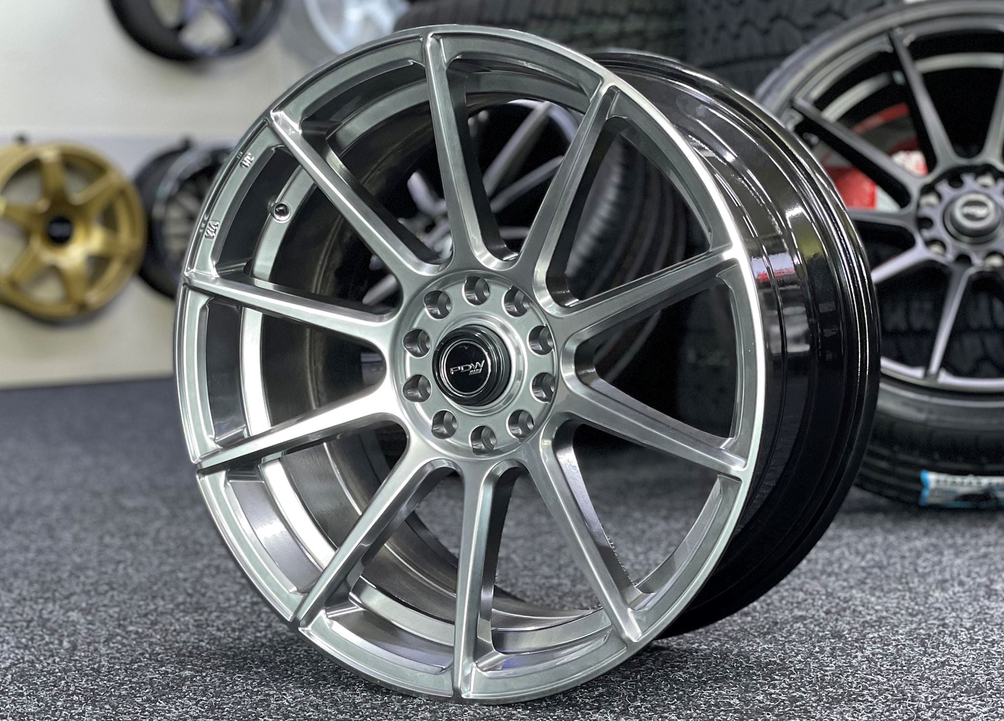 18x9 PDW Magnum 38p 73.1 5x112 5x114.3 73.1CB - Hyper Black