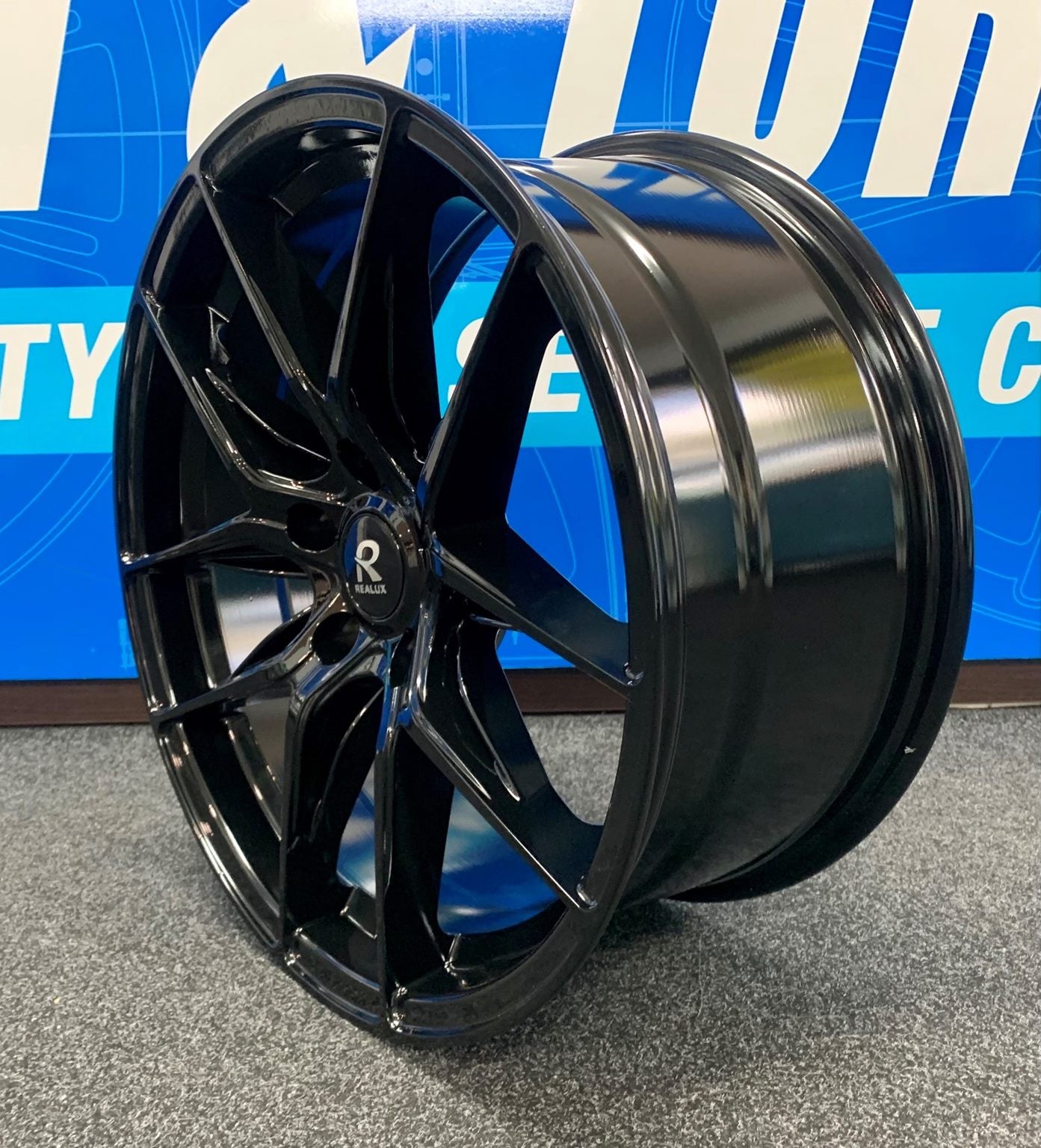 18x8.5 MTG Exhale 35p 5x114.3 73.1CB - Gloss Black