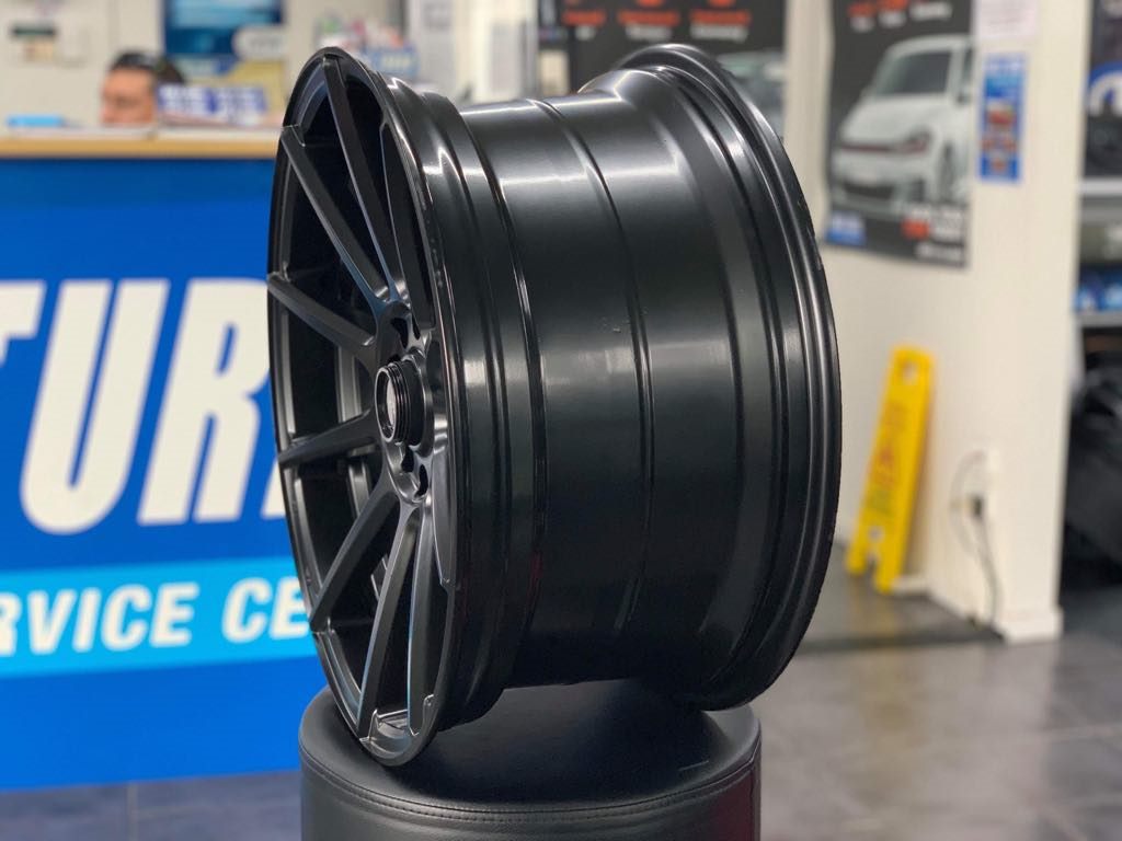 18x9 PDW Magnum 38p 73.1 5x112 5x114.3 73.1CB - Satin Black