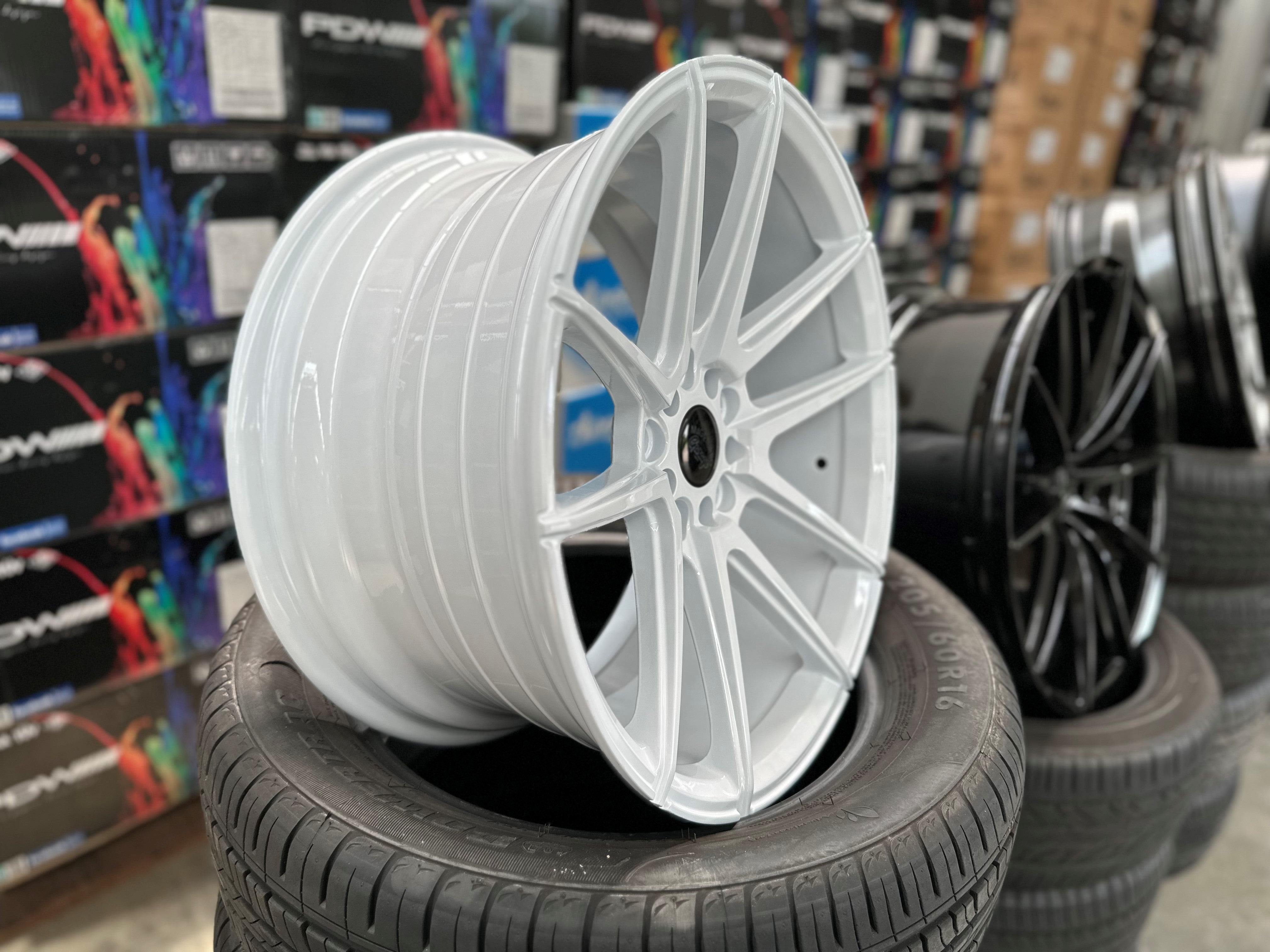 18x9 MTG Rush 38p 73.1 5x100 5x114.3 73.1CB - Gloss White