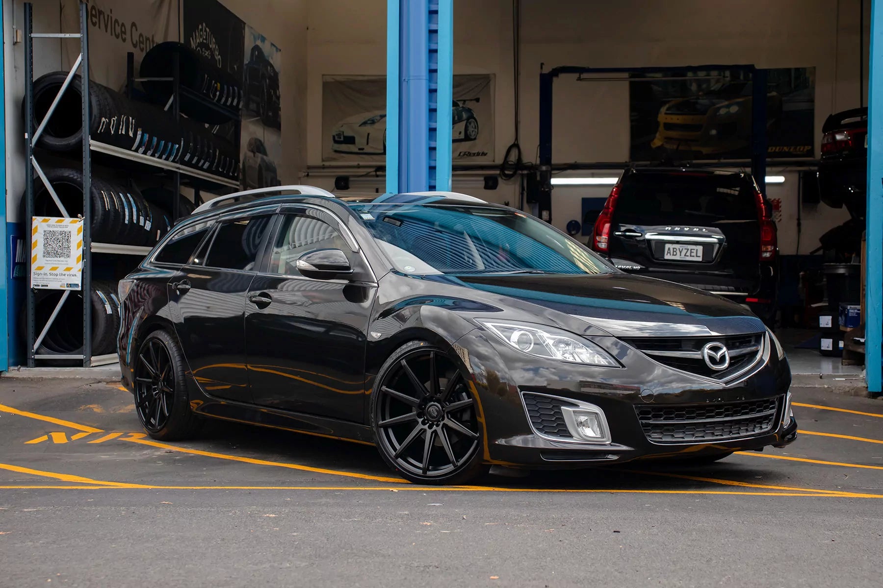 18x9 MTG Jhampion 38p 73.1 5x100 5x114.3 73.1CB - Satin Black