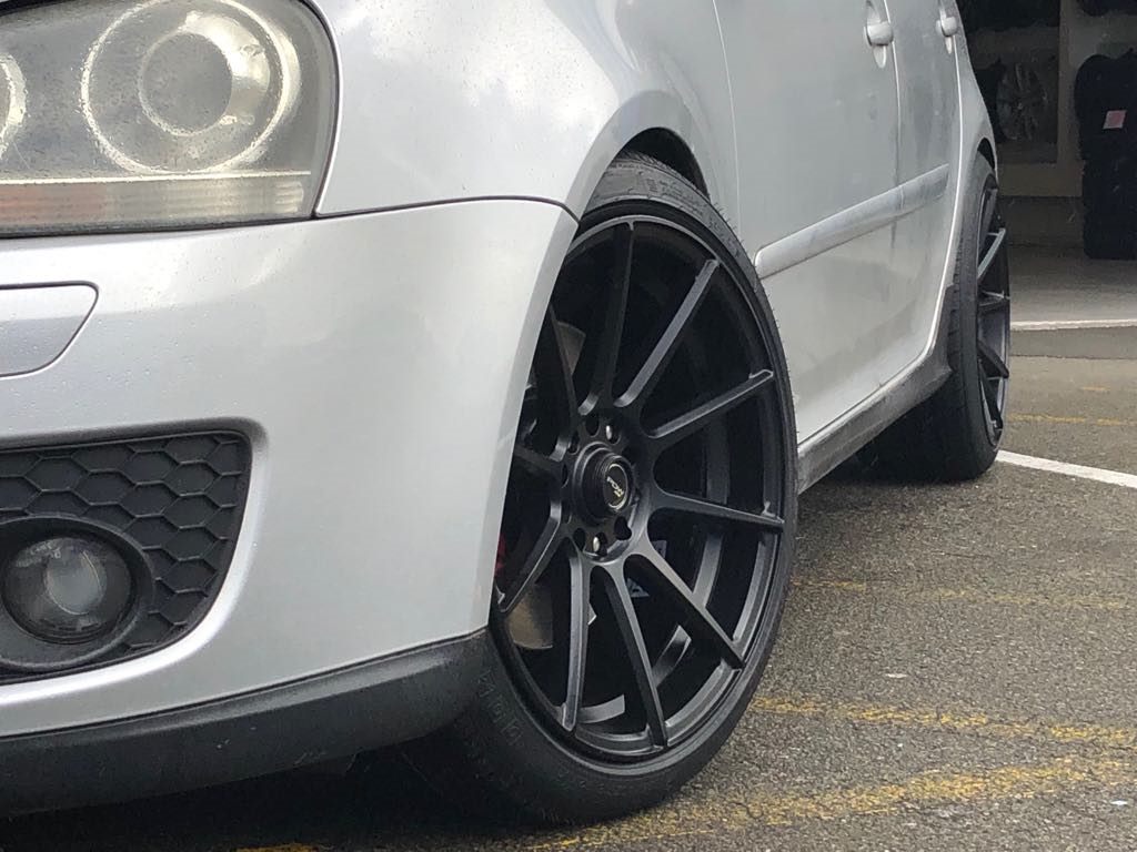 18x9 PDW Magnum 38p 73.1 5x112 5x114.3 73.1CB - Satin Black